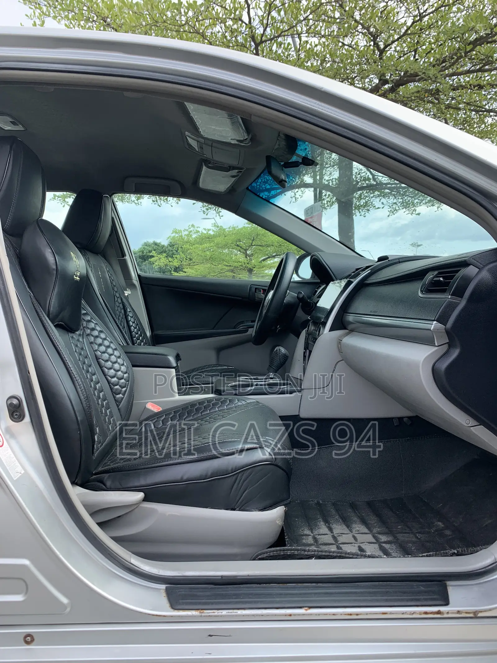 Toyota Camry LE 4dr Sedan (2.5L 4cyl 6A) 2012 Silver