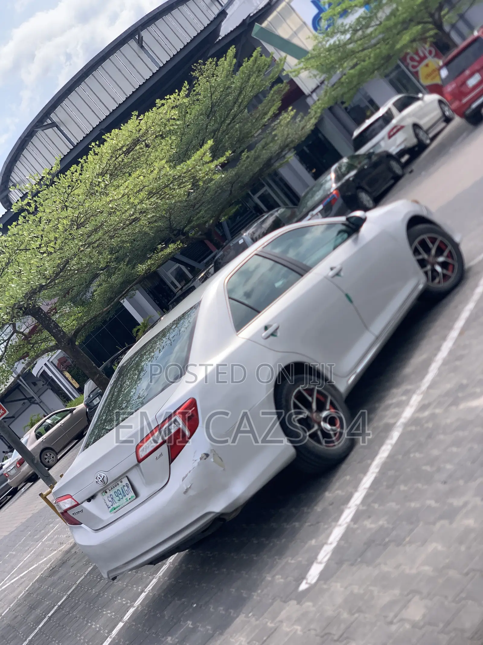 Toyota Camry LE 4dr Sedan (2.5L 4cyl 6A) 2012 Silver