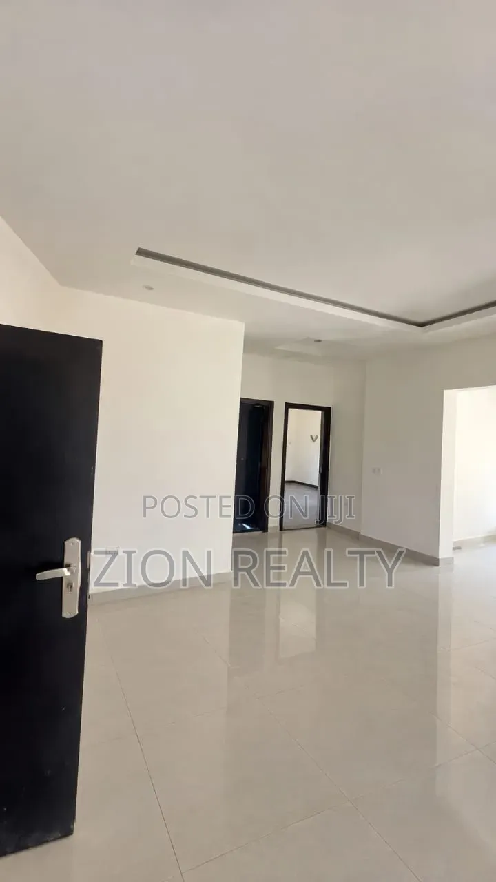 2bdrm Apartment in Royal Garden Estate, Lakowe for rent