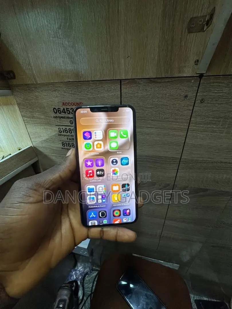 Apple iPhone 11 Pro Max 64 GB Black