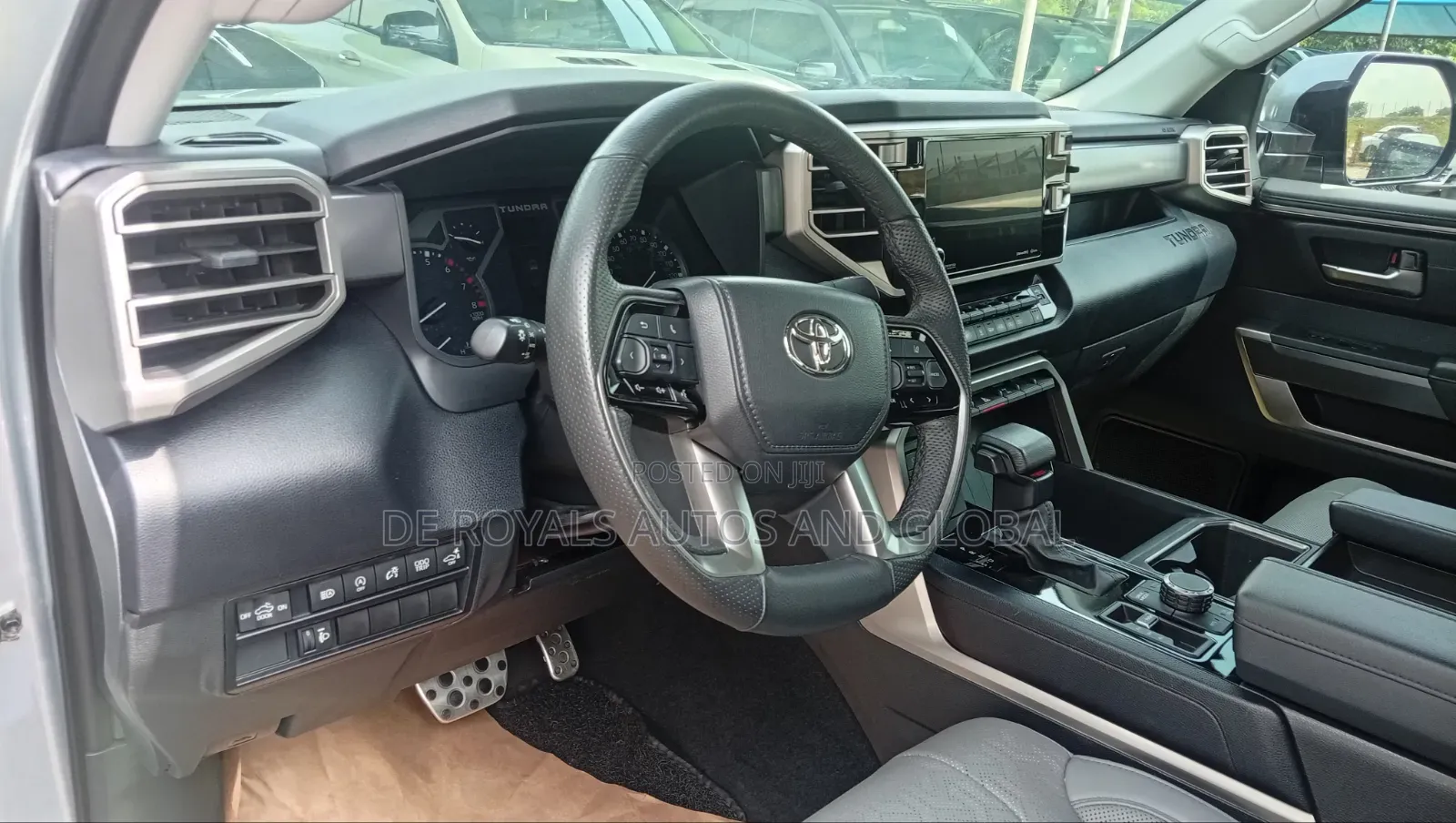 Toyota Tundra 2025 Silver