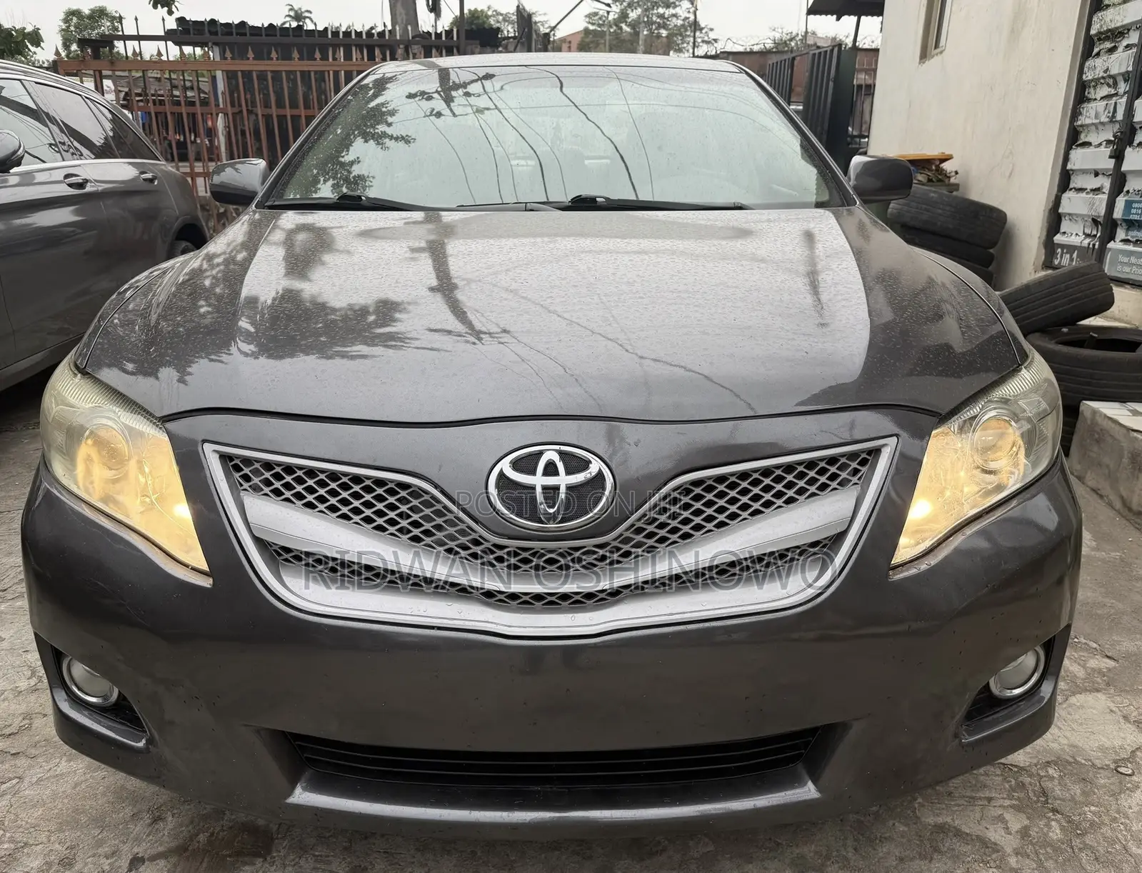 Toyota Camry XLE V6 4dr Sedan (3.5L 6cyl 6AM) 2010 Gray