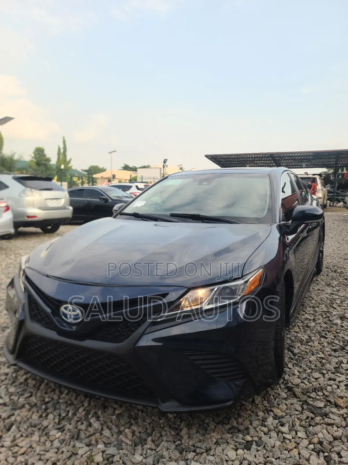 Toyota Camry SE (2.5L 4cyl 8A) 2019 Blue