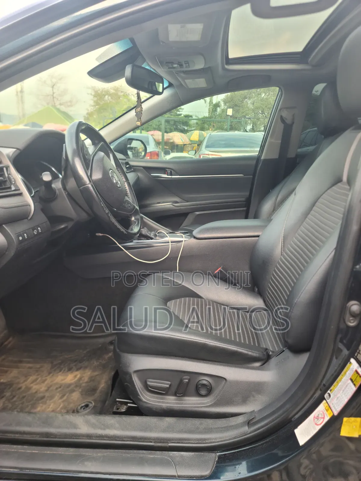 Toyota Camry SE (2.5L 4cyl 8A) 2019 Blue