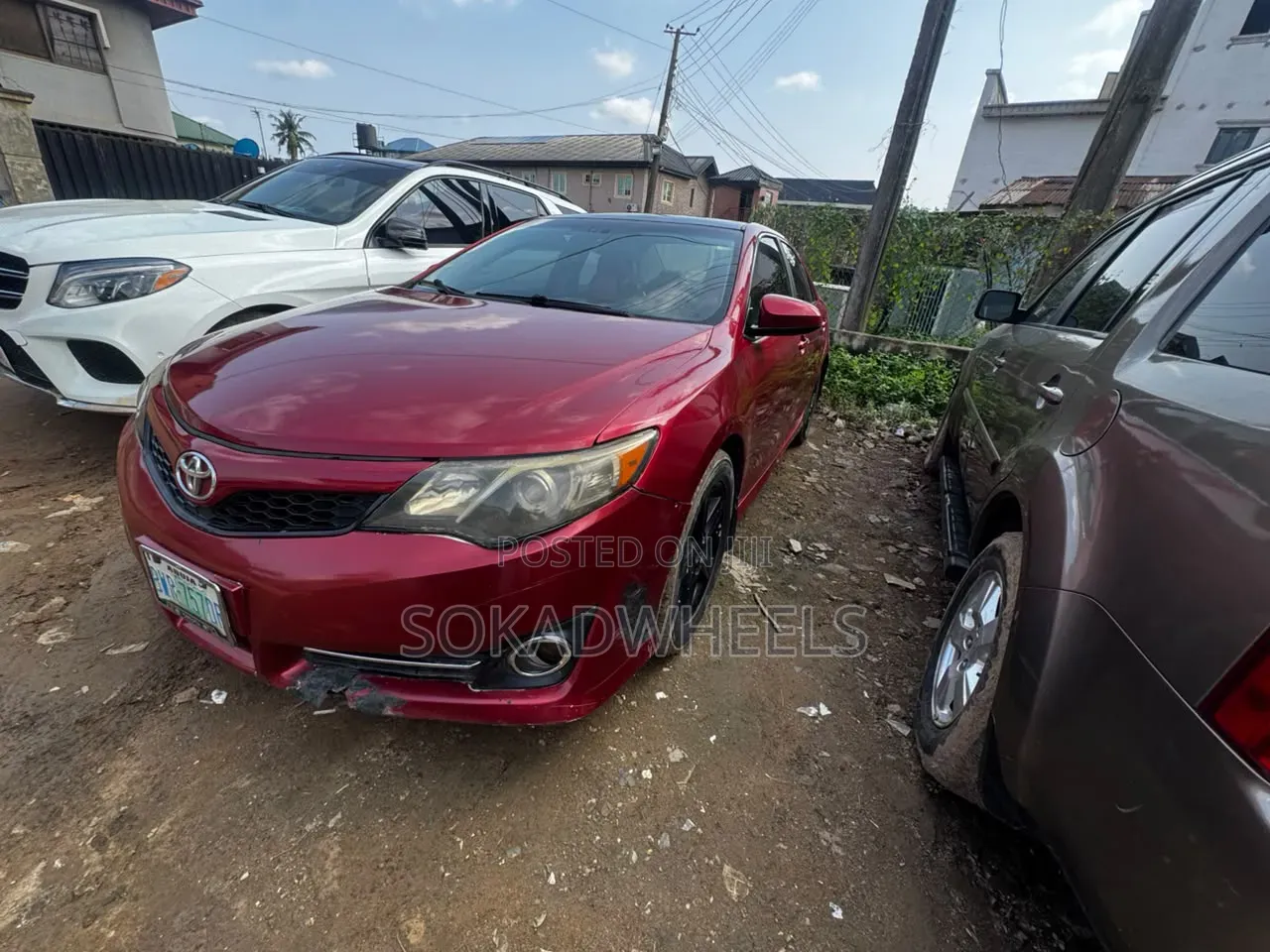 Toyota Camry LE 4dr Sedan (2.5L 4cyl 6A) 2013 Red