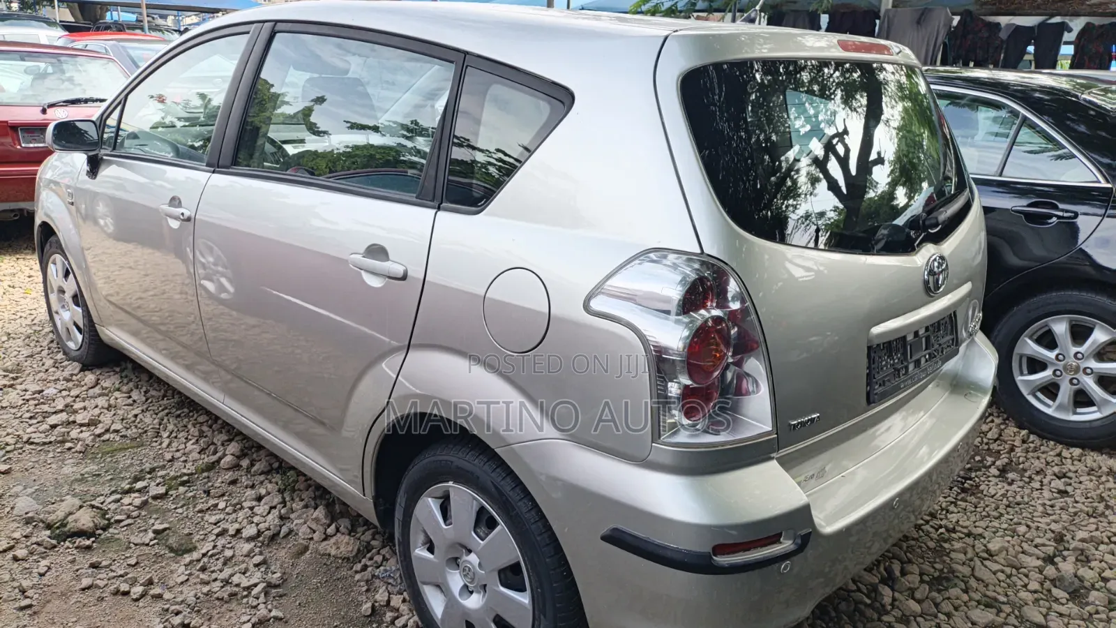 Toyota Verso 2010 Silver
