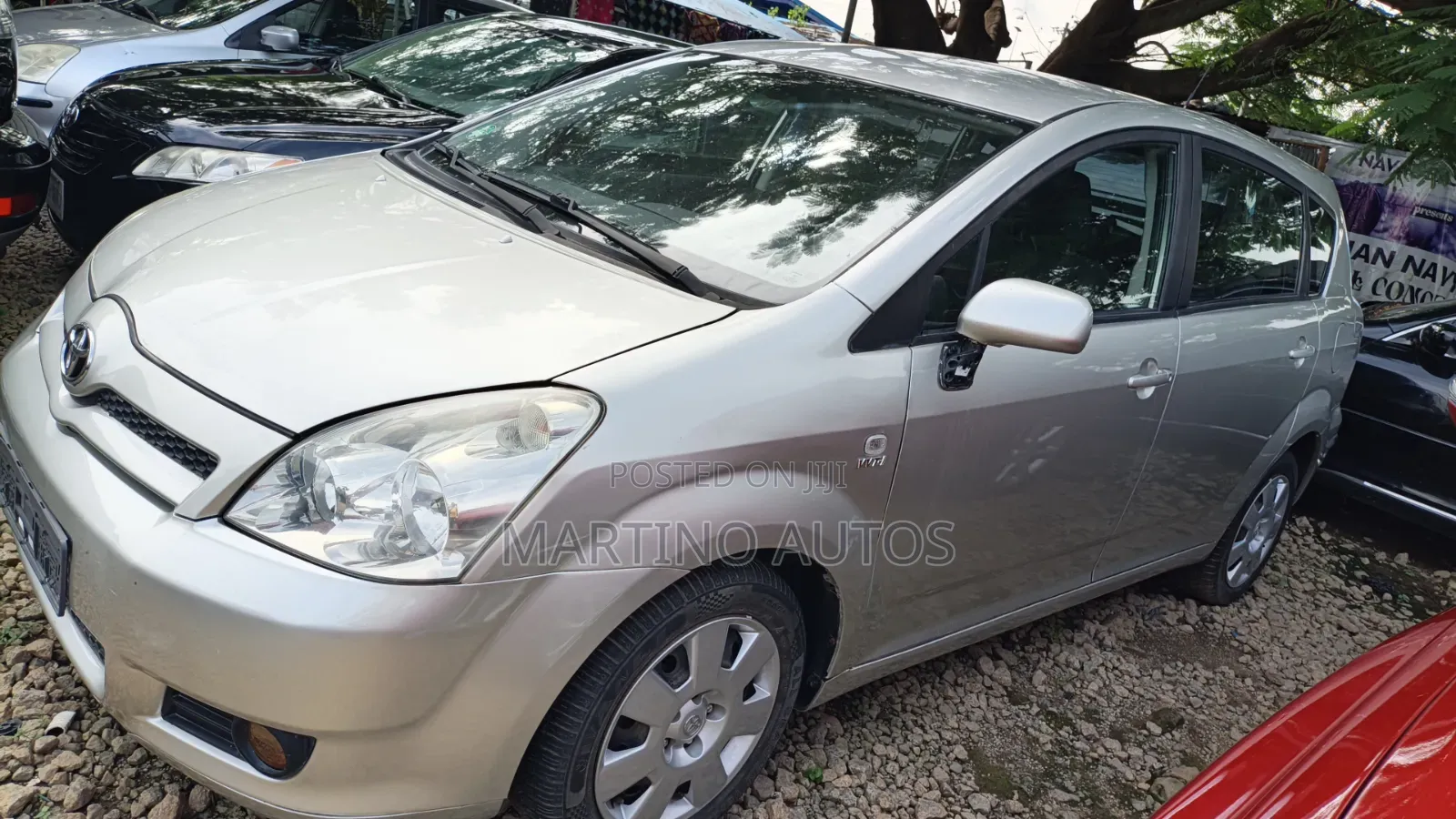 Toyota Verso 2010 Silver