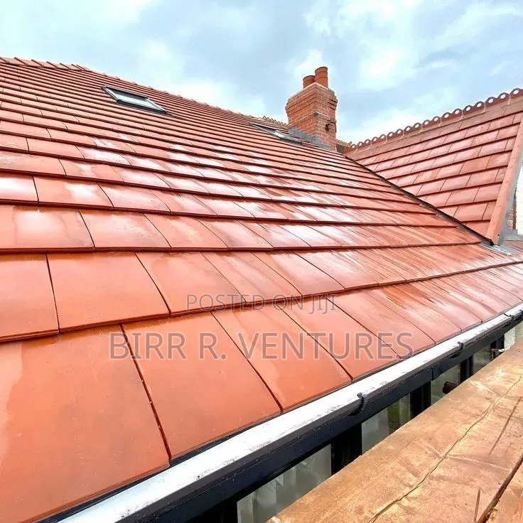 Neat Metal Roof Finishing for Buildings