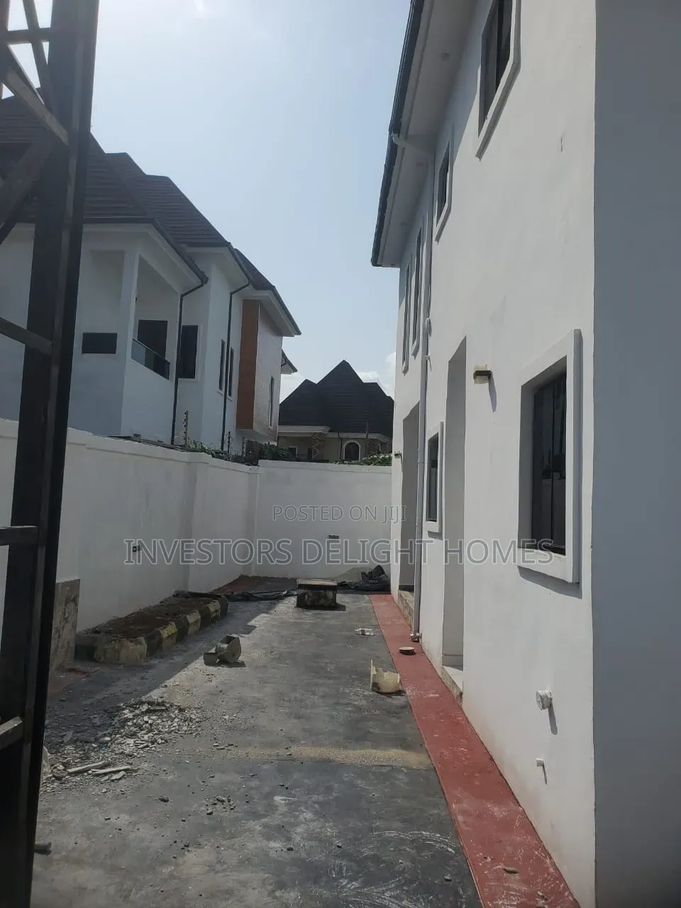 4bdrm Duplex in Oshimili North for sale