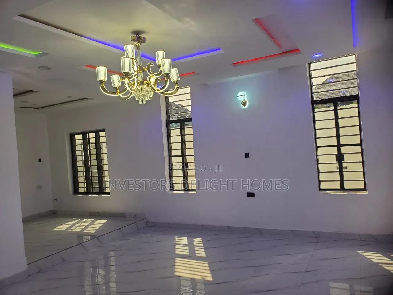 4bdrm Duplex in Oshimili North for sale