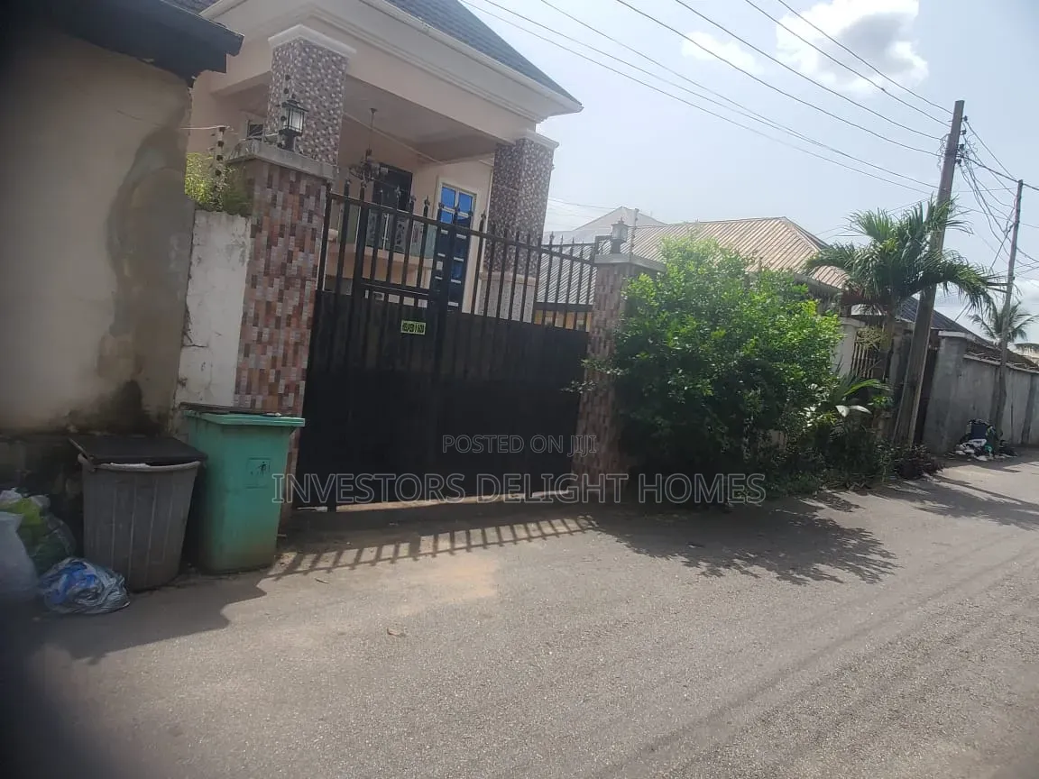 4bdrm Duplex in Oshimili North for sale