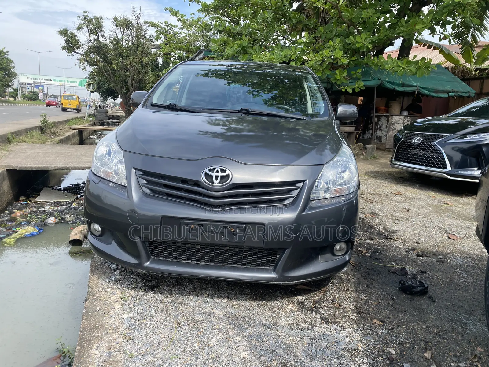 Toyota Verso 1.8 2013 Gray