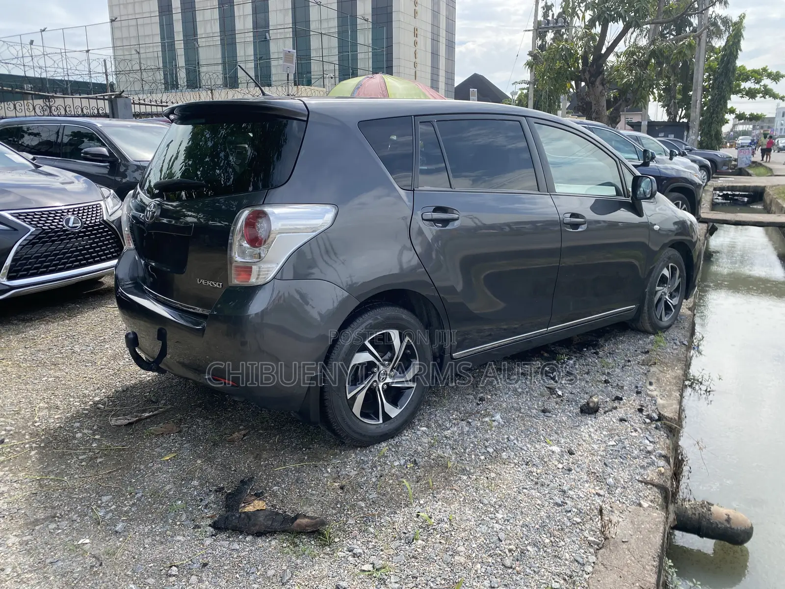 Toyota Verso 1.8 2013 Gray