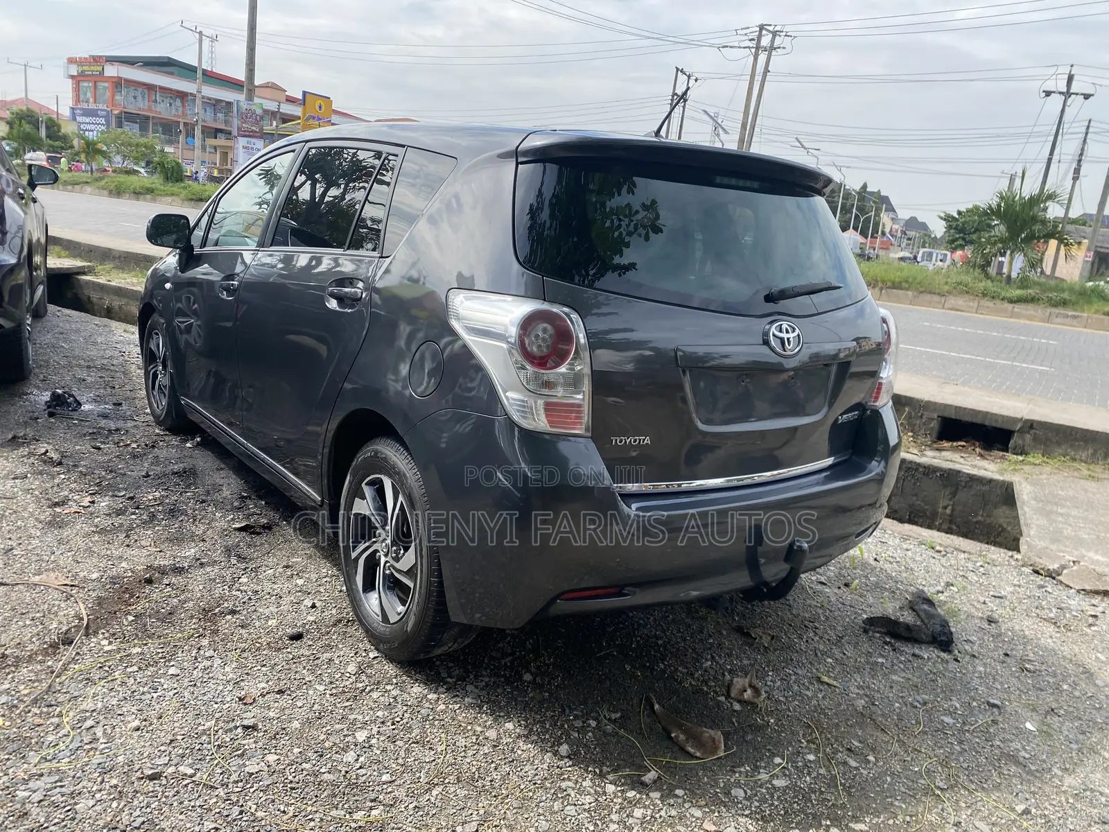 Toyota Verso 1.8 2013 Gray