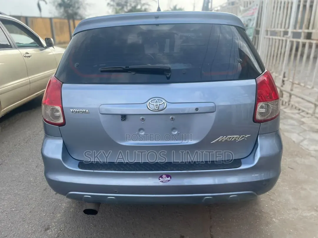 Toyota Matrix Standard FWD (1.8L 4cyl 5M) 2004 Blue