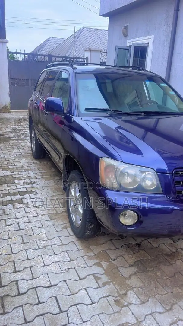 Toyota Highlander 2004 Blue