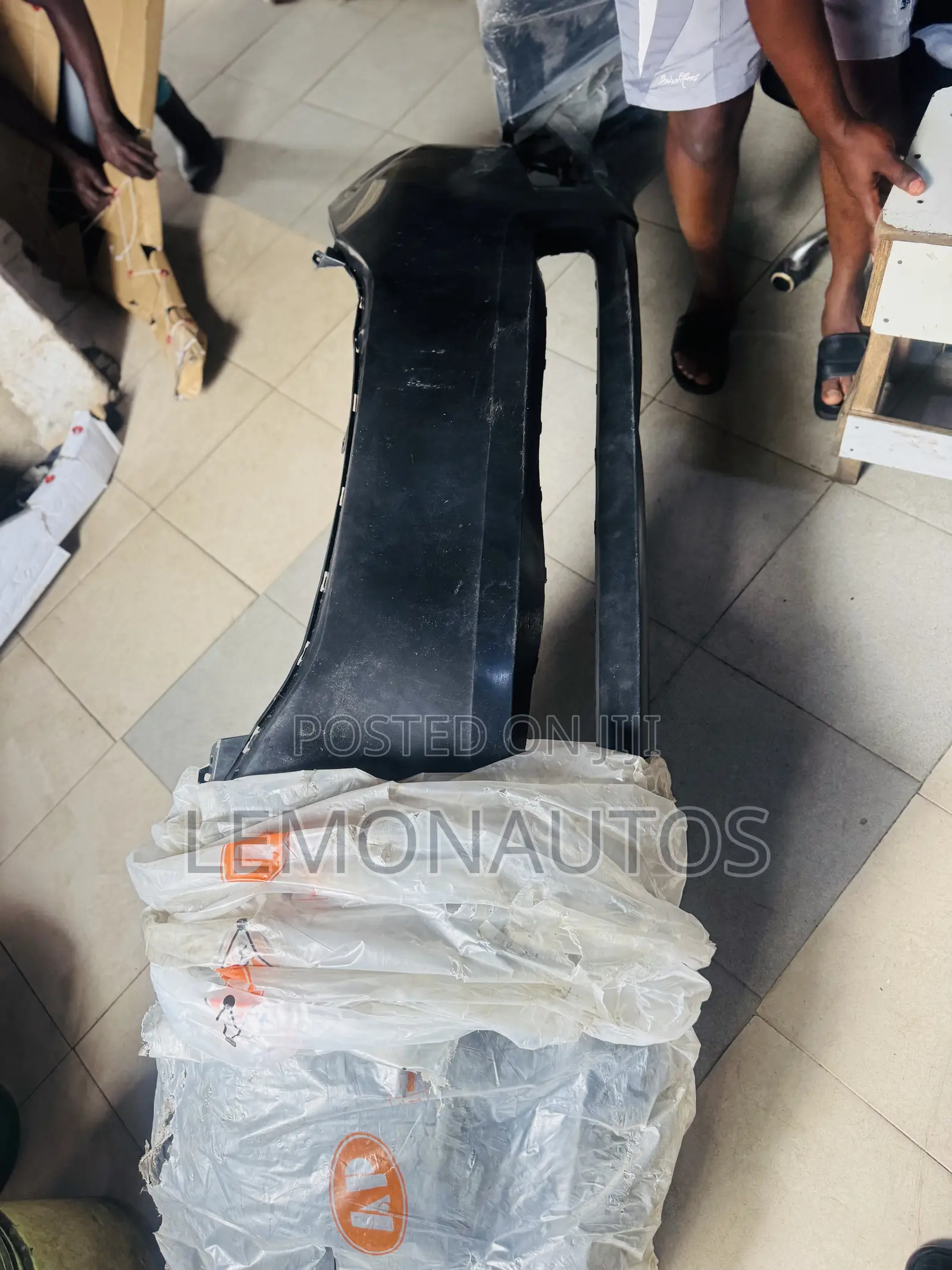 Toyota Front Bumper Sienna 012