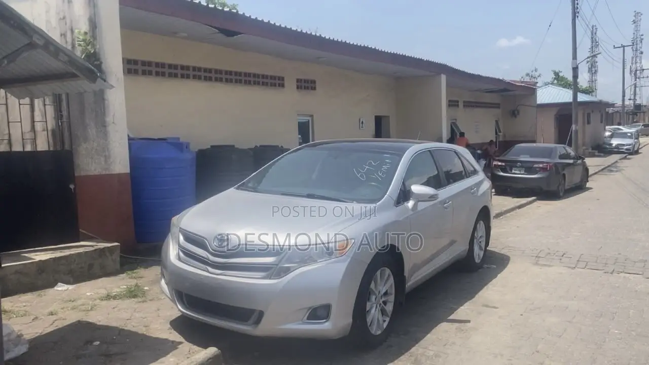 Toyota Venza XLE 4dr Wagon (2.7L 4cyl 6A) 2014 Silver