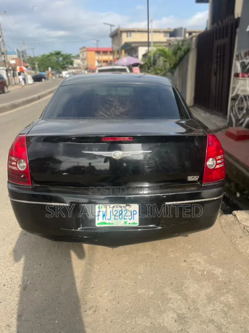 Chrysler 300 300S V6 3.5 RWD 2010 Black