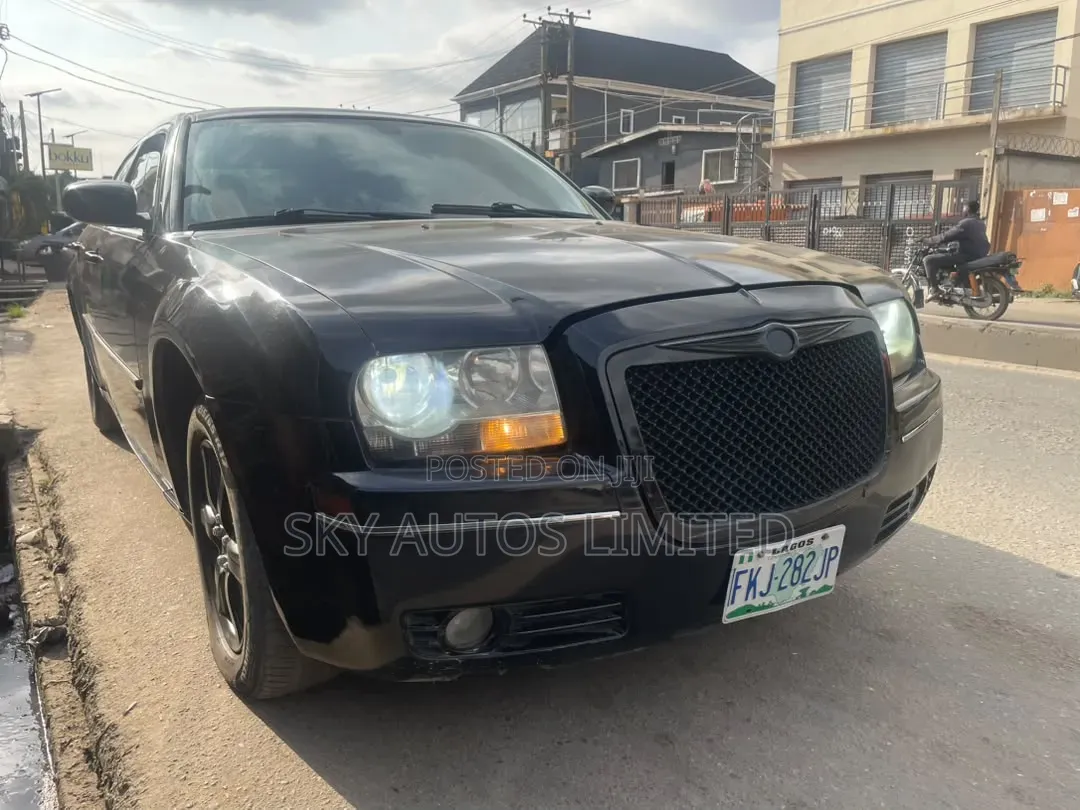 Chrysler 300 300S V6 3.5 RWD 2010 Black