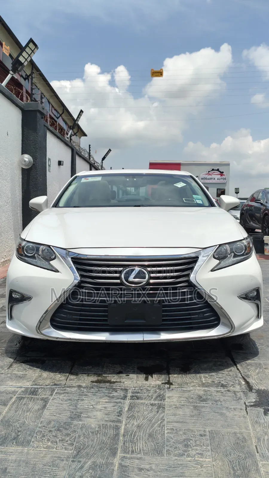 Lexus ES 350 FWD 2017 White