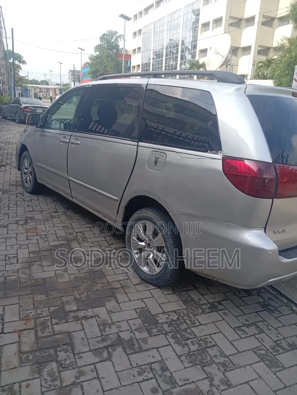 Toyota Sienna 2005 Silver