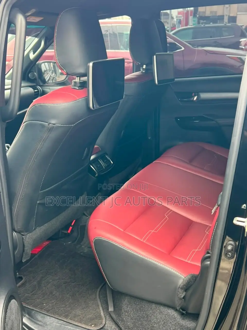 Toyota Hilux 2025 Black