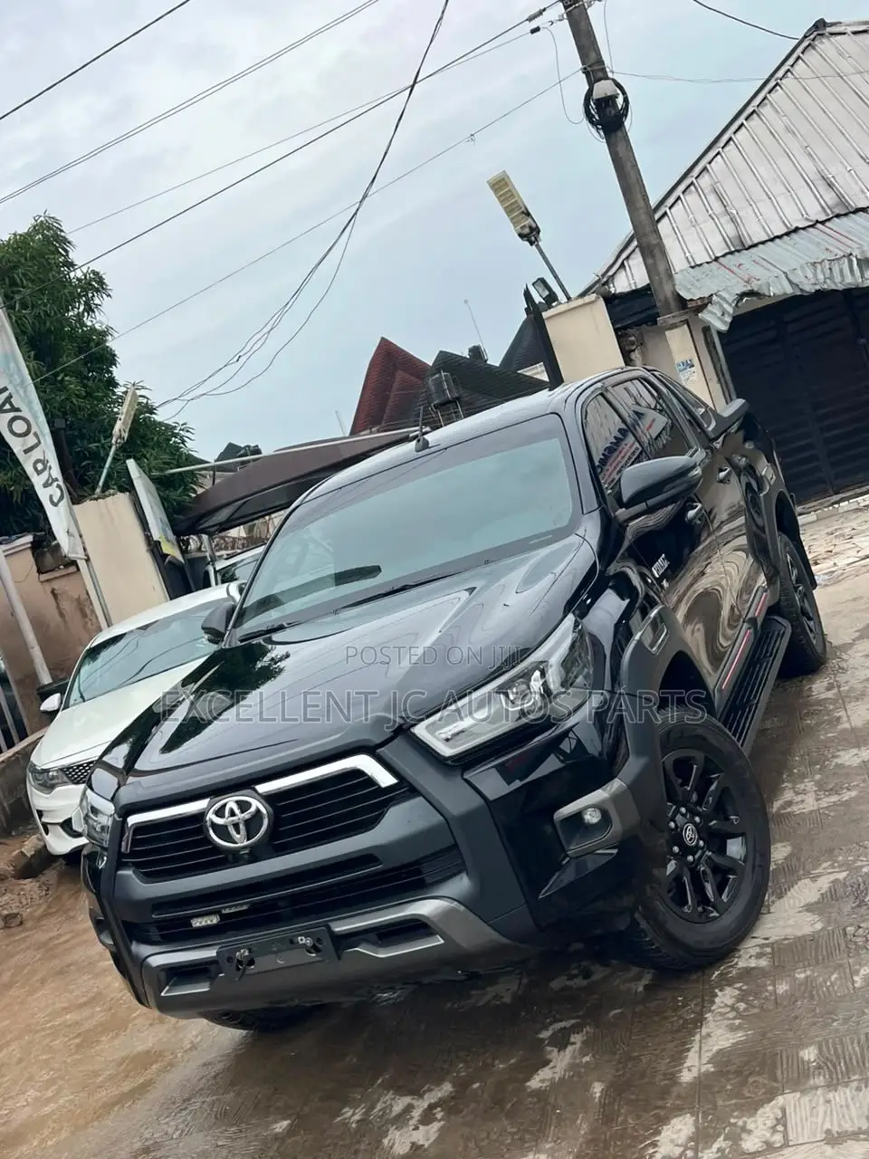 Toyota Hilux 2025 Black