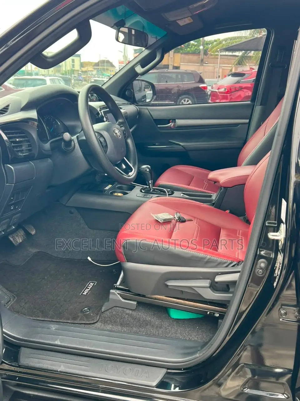 Toyota Hilux 2025 Black