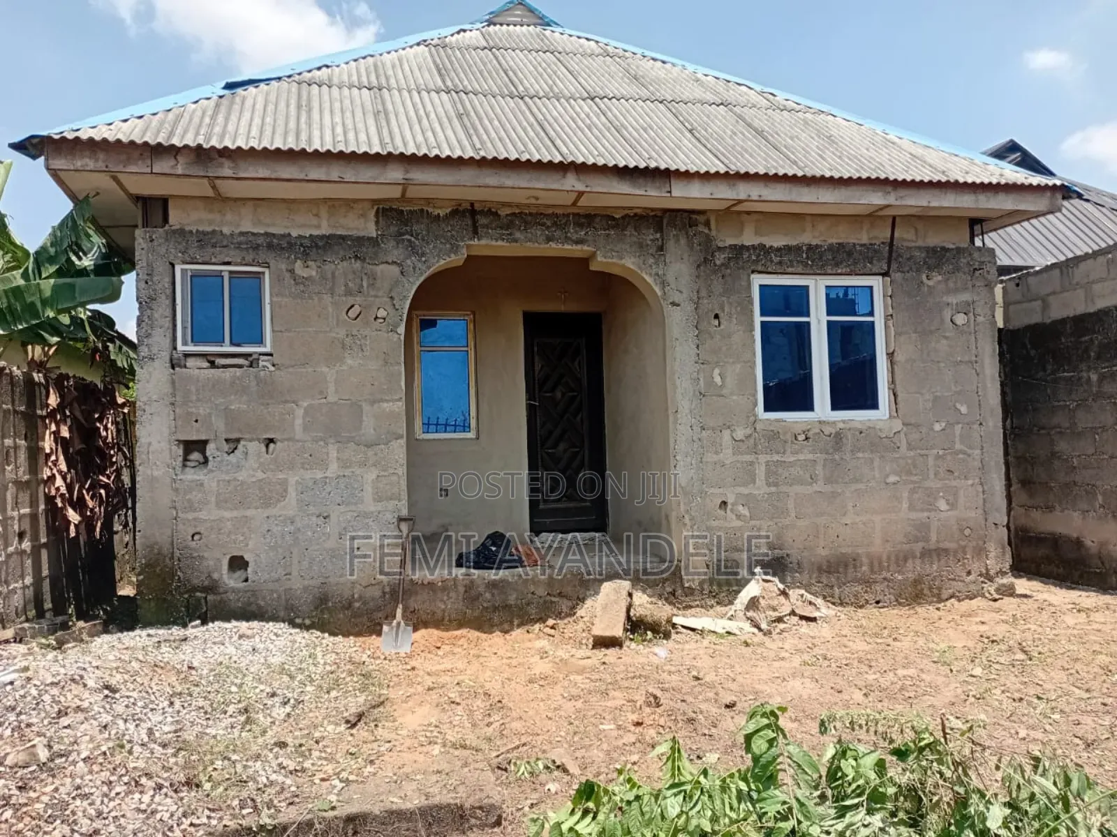 Furnished 2bdrm Bungalow in Igbogbo Estate for sale
