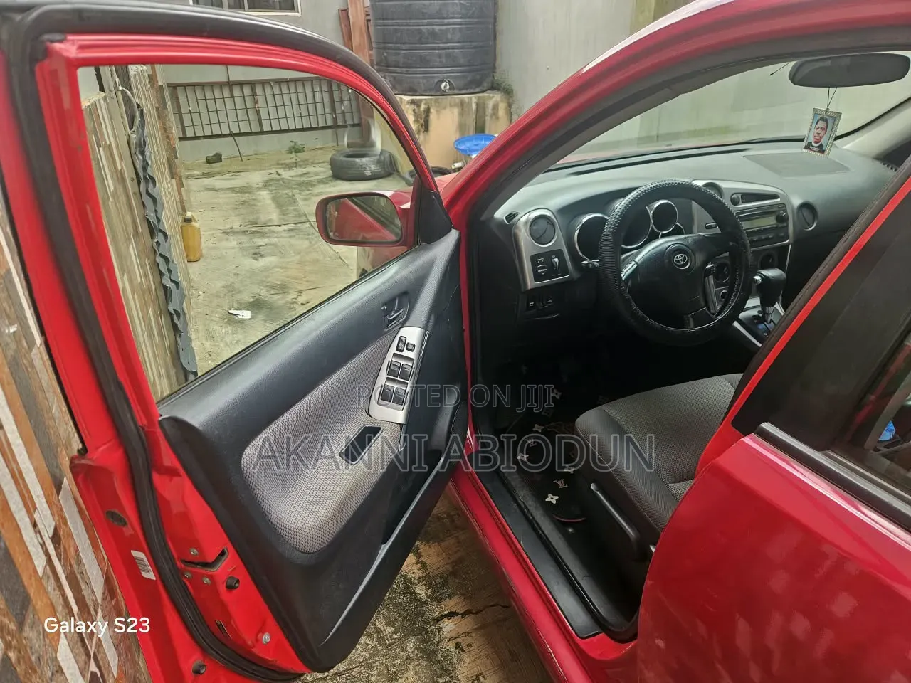 Toyota Matrix XR Hatchback FWD (1.8L 4cyl 4A) 2006 Red