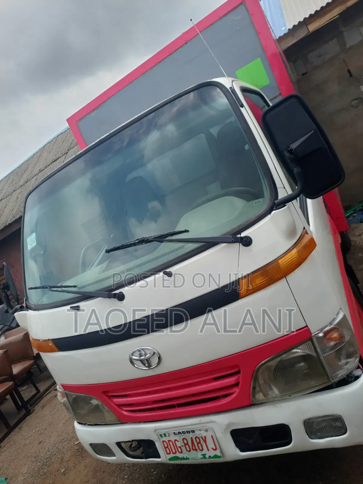 Toyota Dyna 2002 White