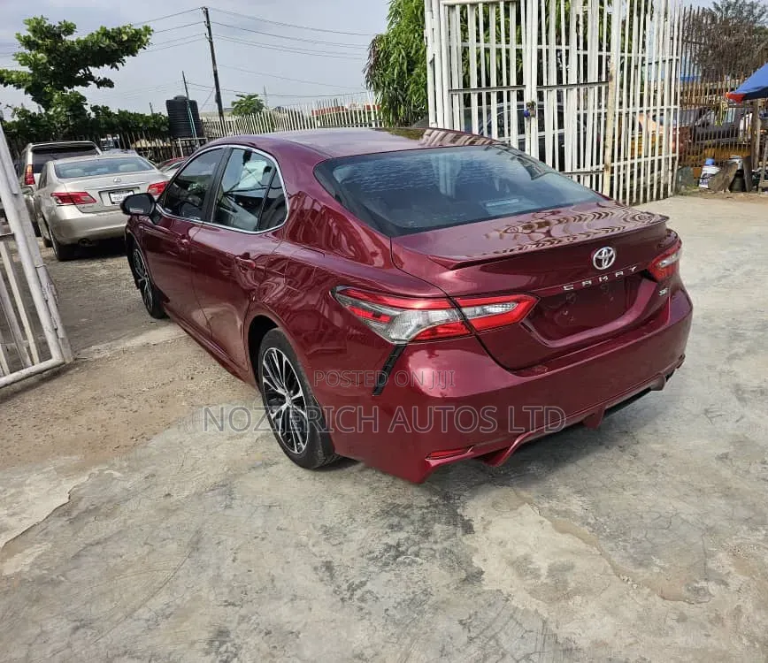 Toyota Camry 2018 Red