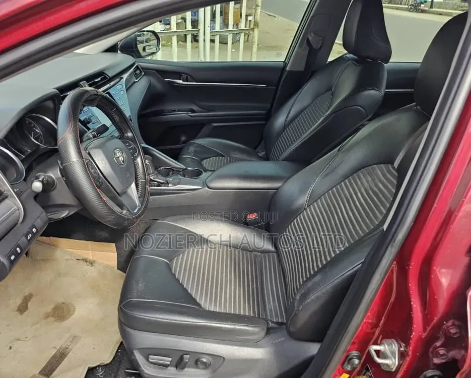 Toyota Camry 2018 Red