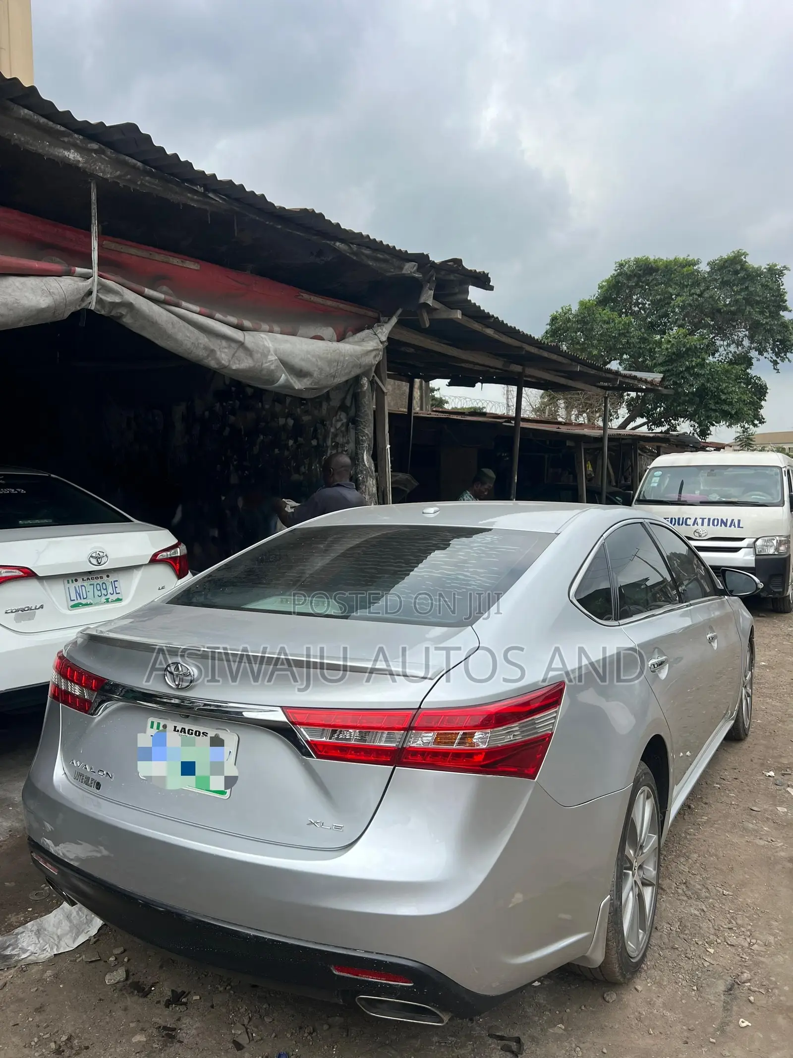 Toyota Avalon XLE 4dr Sedan (3.5L 6cyl 6A) 2015 Silver