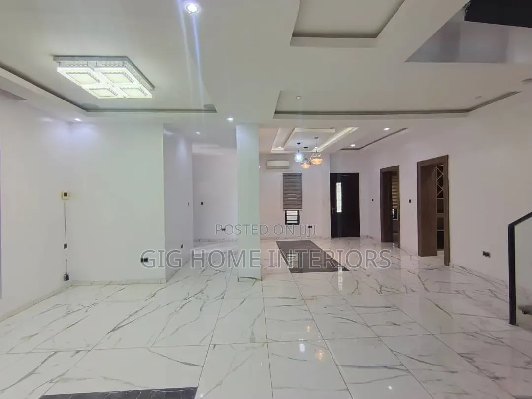5bdrm Duplex in Estate, Lekki for rent