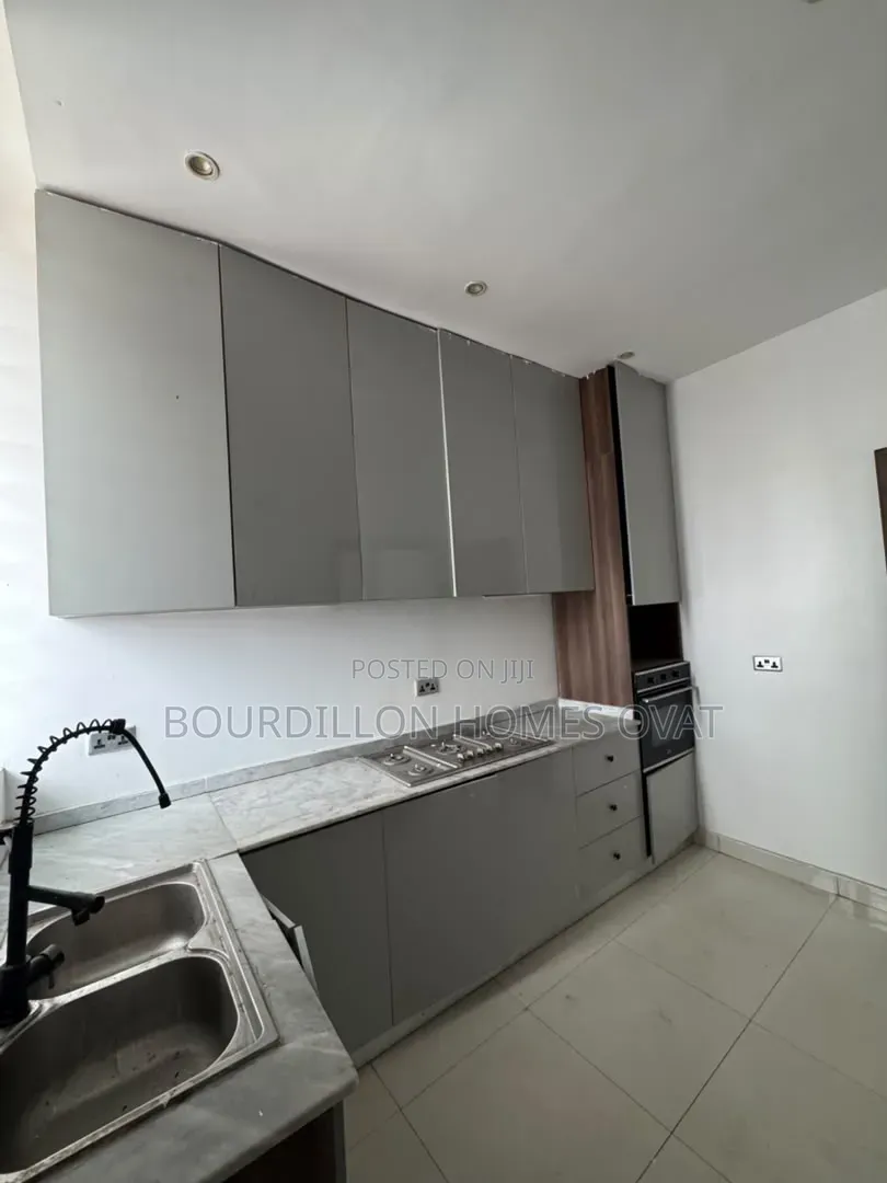 4bdrm Duplex in Lekki Phase 1 for rent