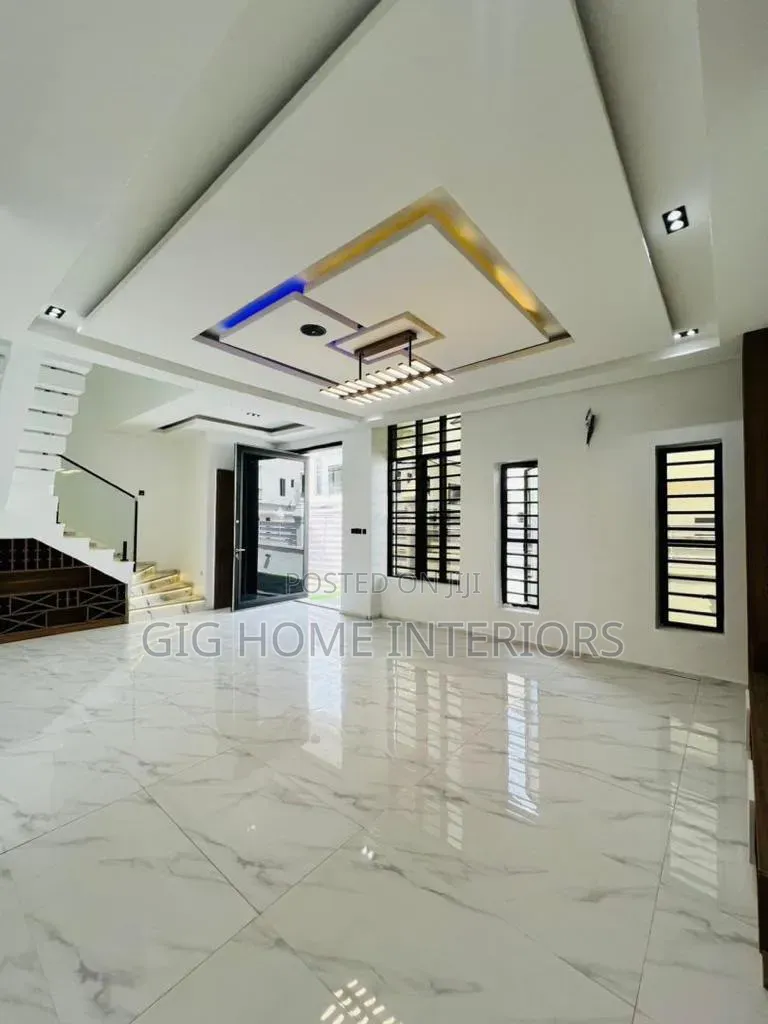 5bdrm Duplex in Royal Pine Estate, Lekki for rent