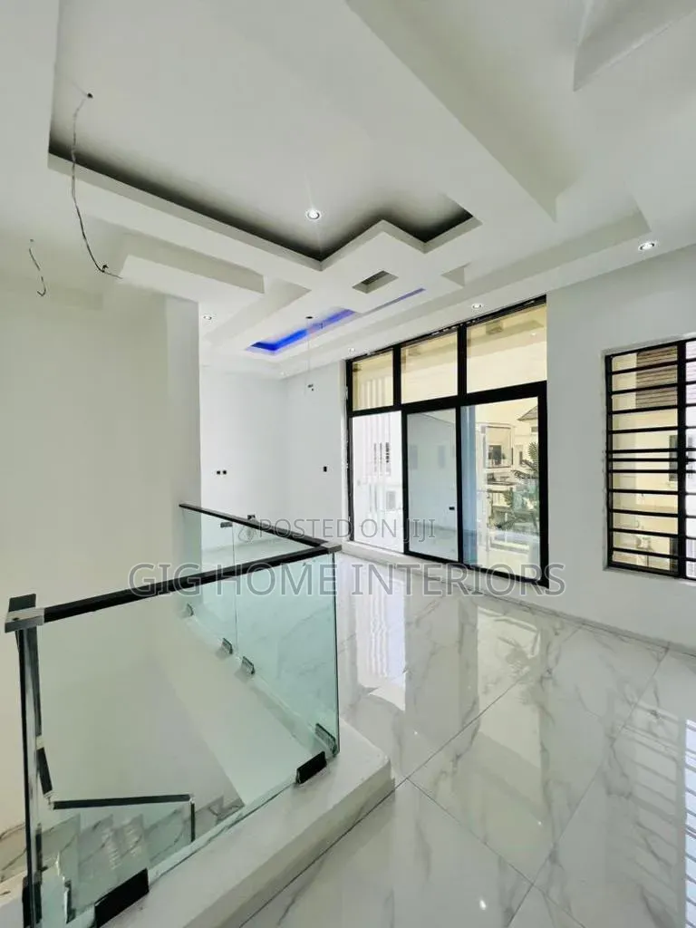 5bdrm Duplex in Royal Pine Estate, Lekki for rent