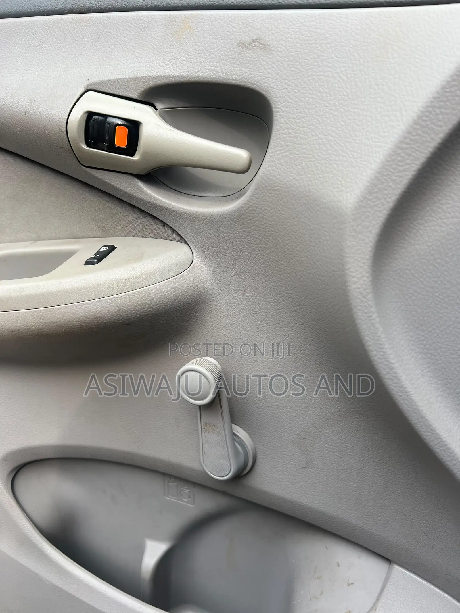 Toyota Corolla LE 4dr Sedan (1.8L 4cyl 4A) 2010 Gray