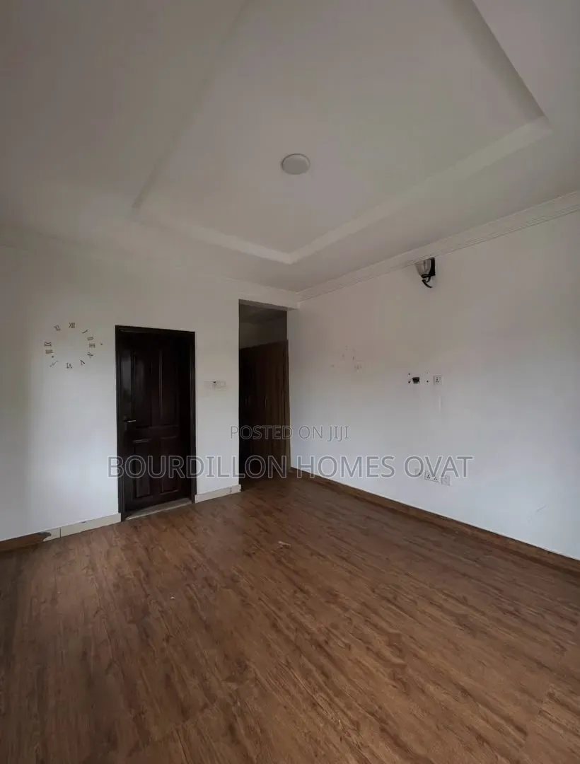 2bdrm Apartment in Ikate Lekki Lagos for rent