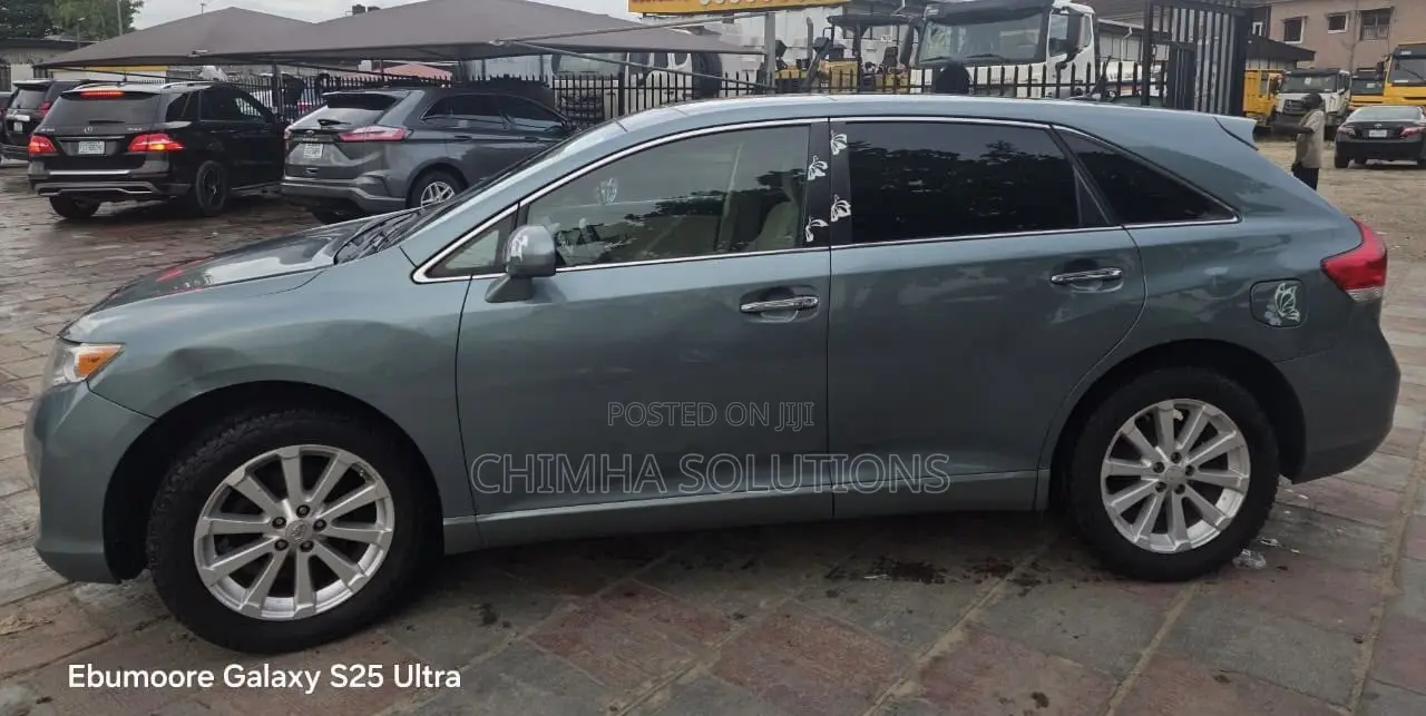 Toyota Venza 2010 Gray