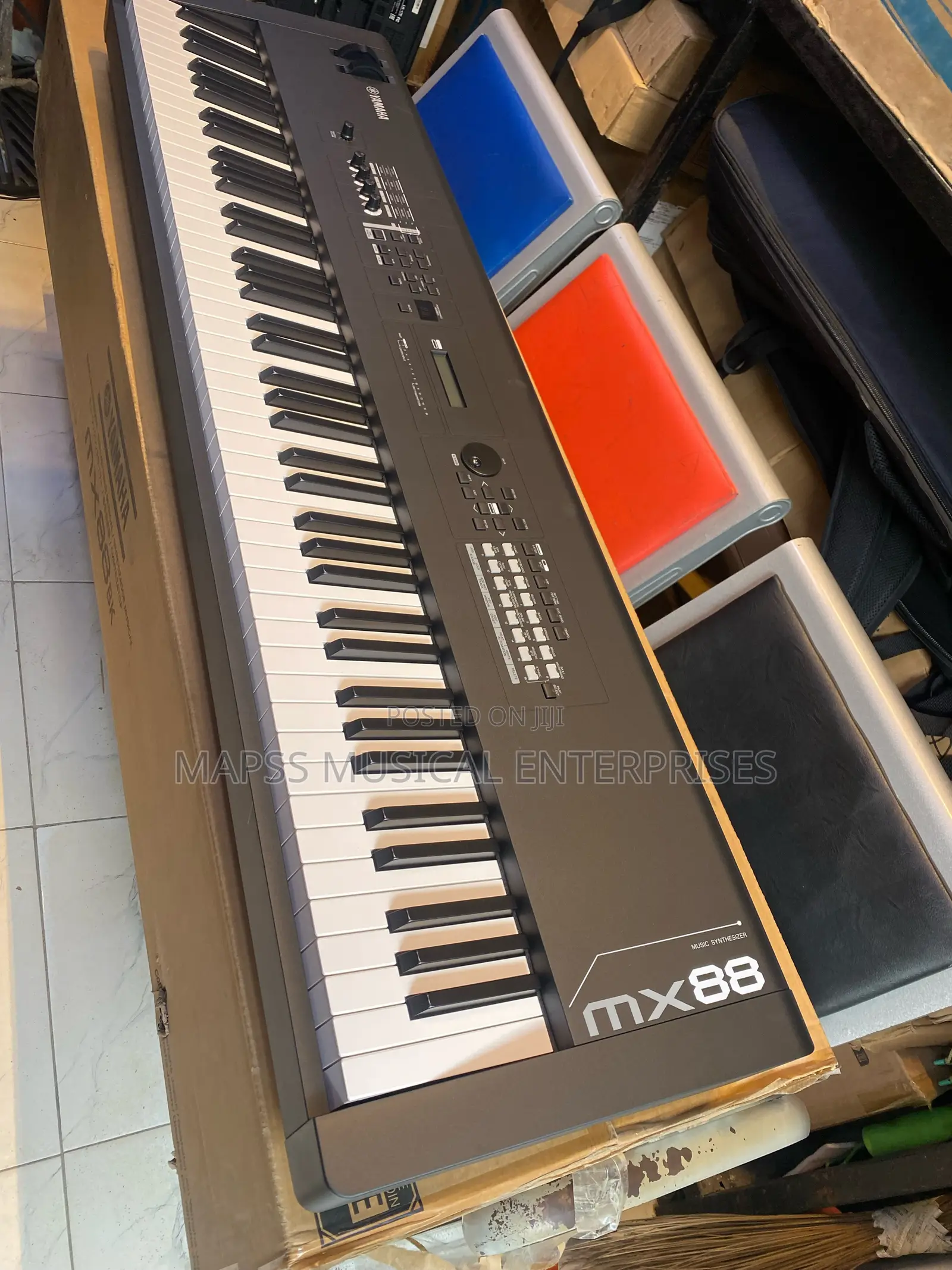 Yamaha MX88 Music Synthesizer