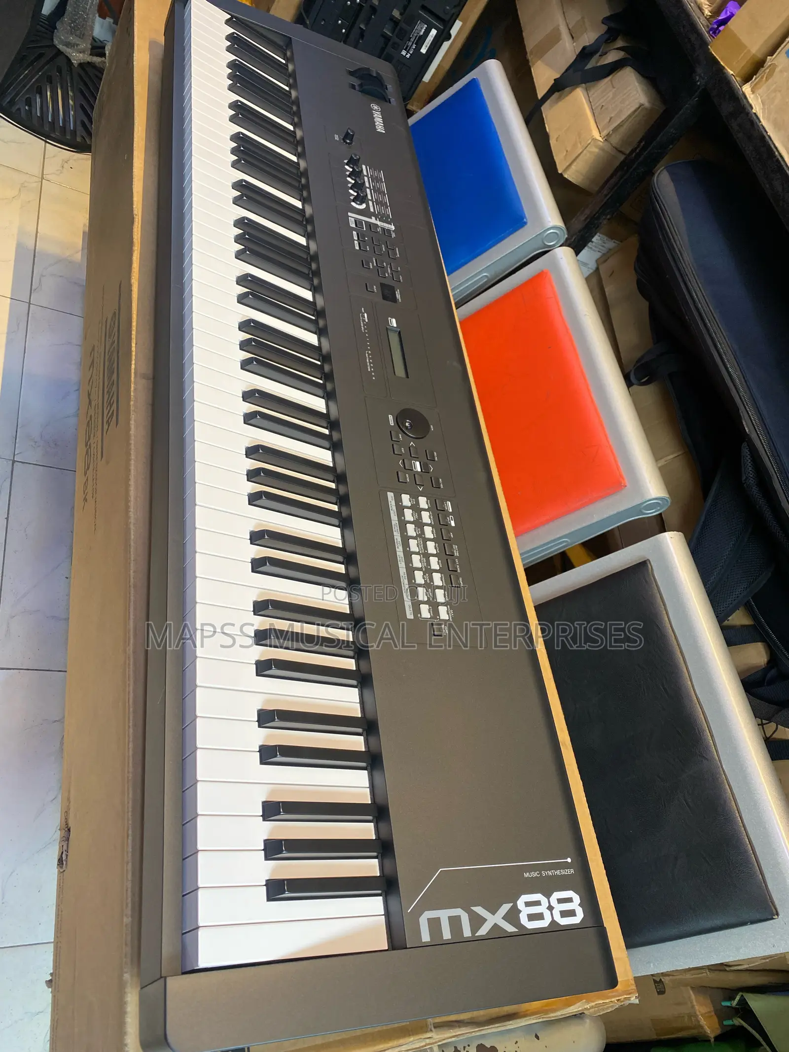 Yamaha MX88 Music Synthesizer