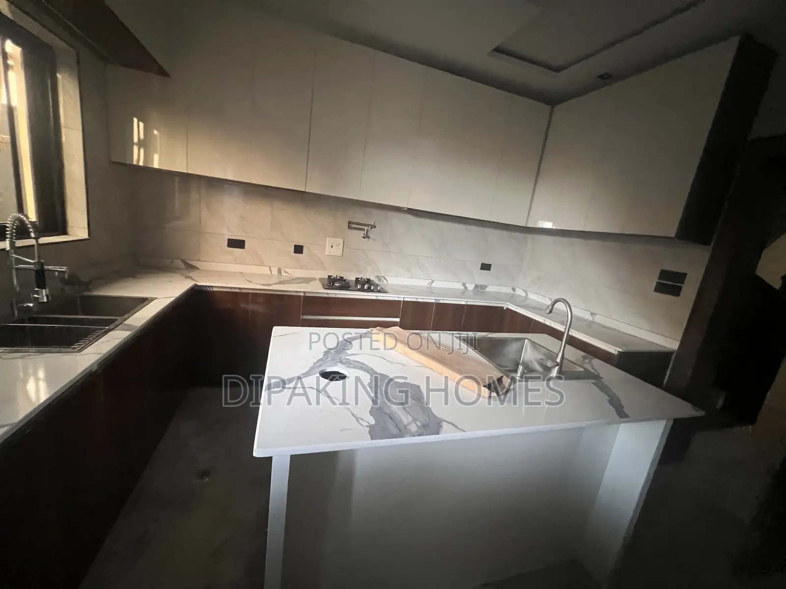 4bdrm Duplex in Ogba for sale
