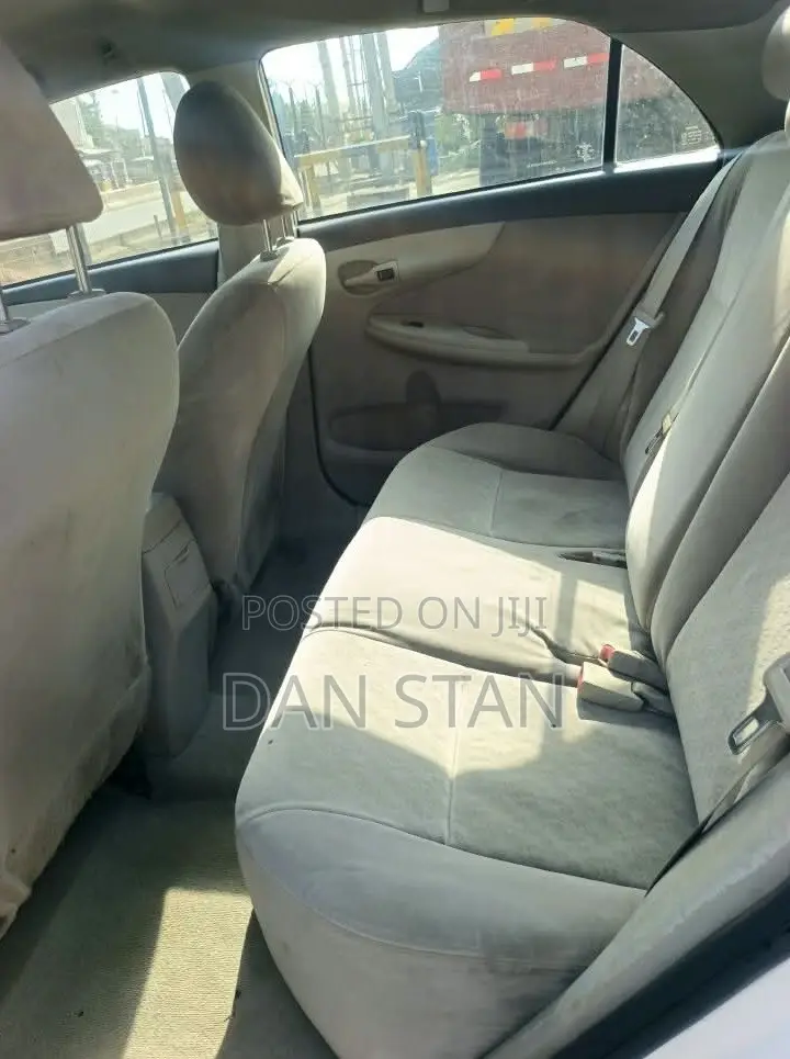Toyota Corolla 2009 White