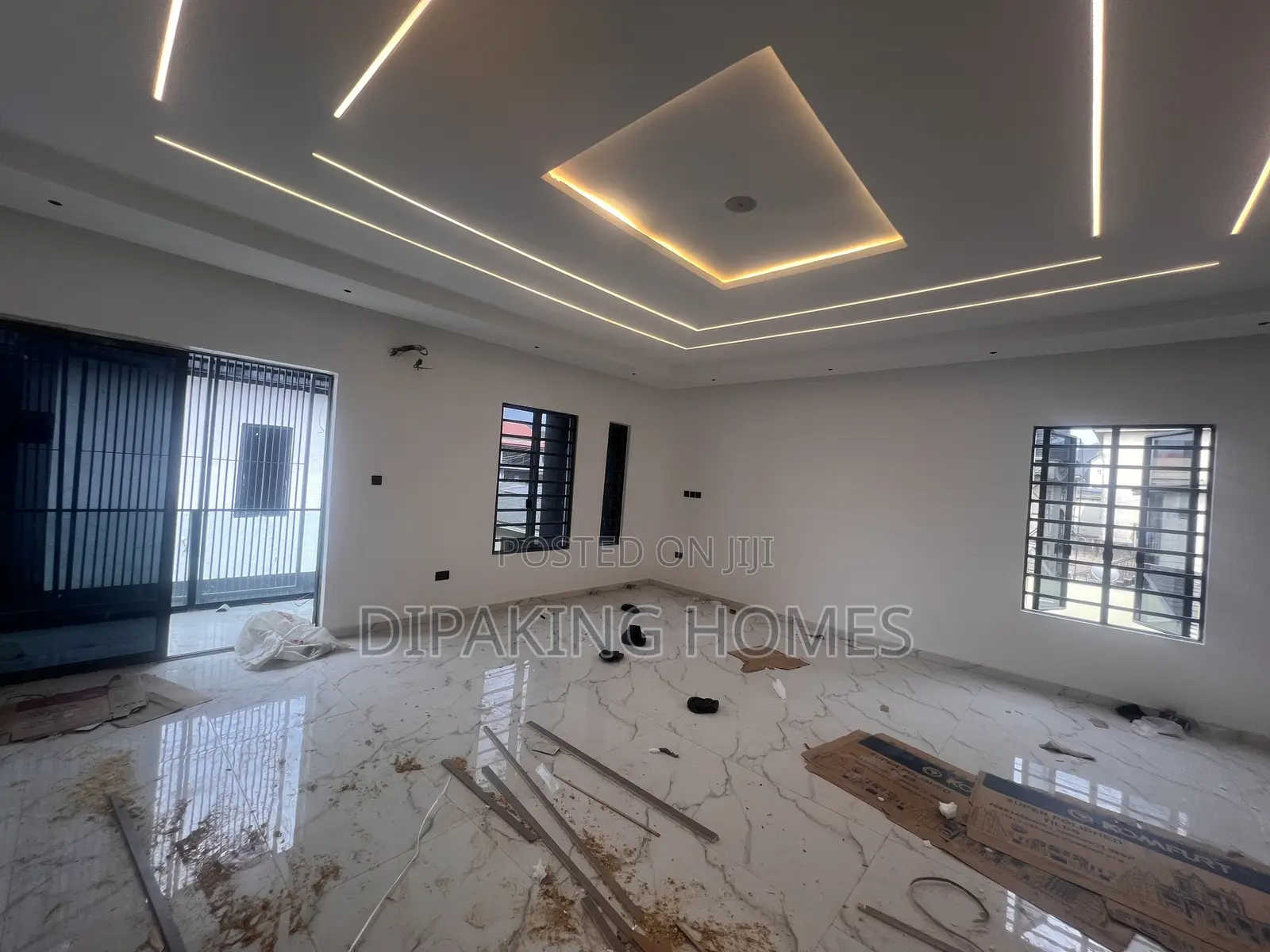 5bdrm Mansion in Ojodu for sale