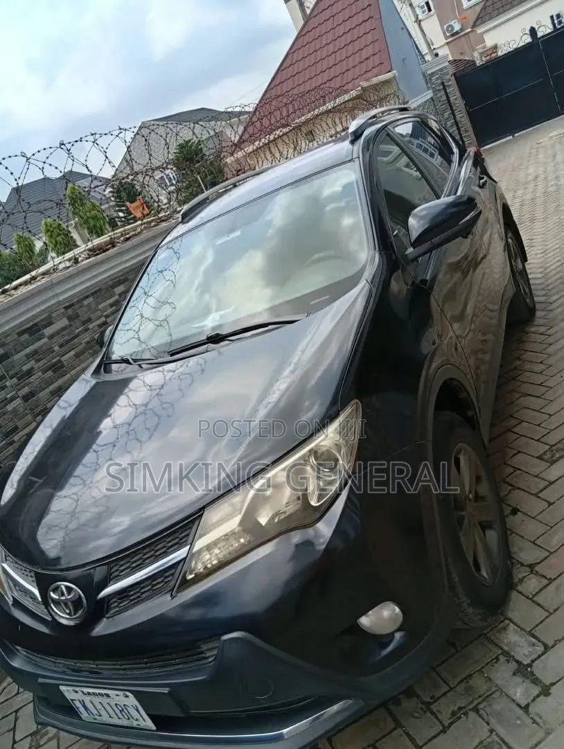 Toyota RAV4 XLE 4dr SUV (2.5L 4cyl 6A) 2014 Black