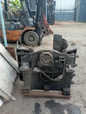 2 - 3.5tons Forklift (Clamp Only)
