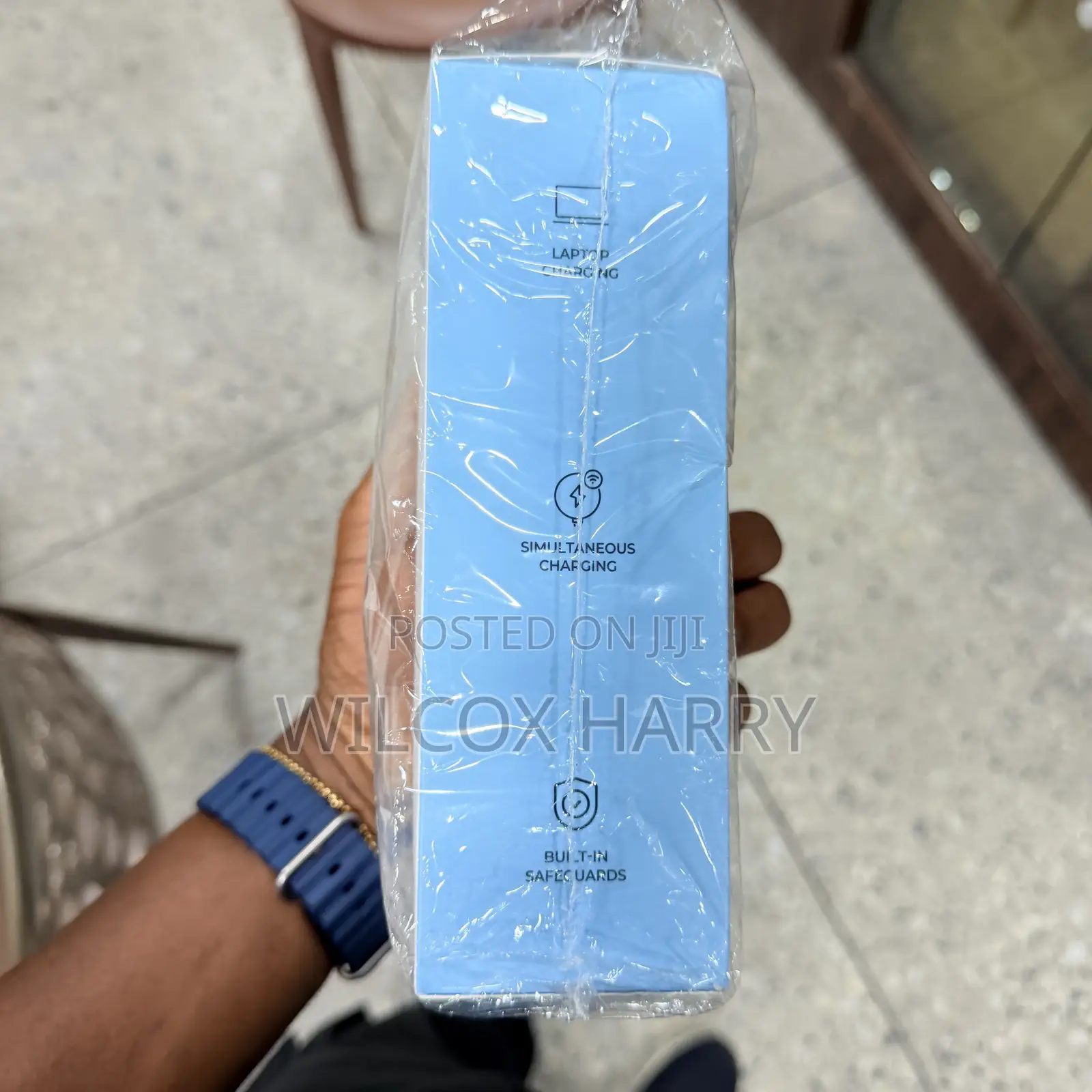 The Powerology 27000mAh Smart Display Power Bank